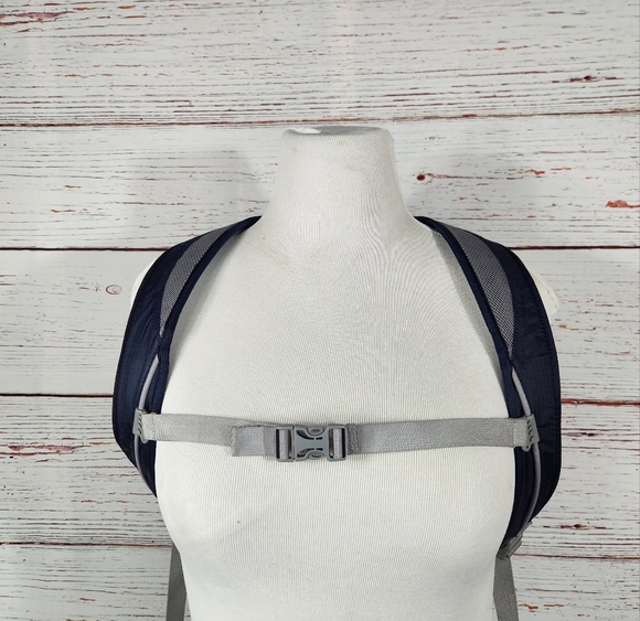 L.L. Bean 20L Stowaway Geometric Pattern Backpack - Picture 7 of 8